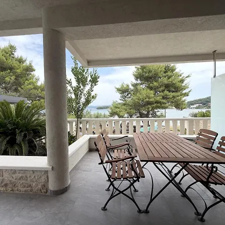 Apartment Two Bedroom Sea View *