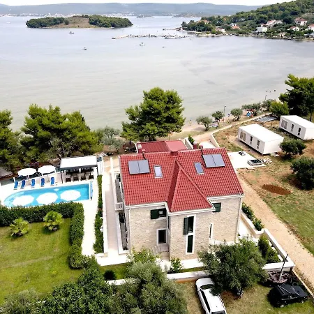 Two Bedroom Sea View Apartment *